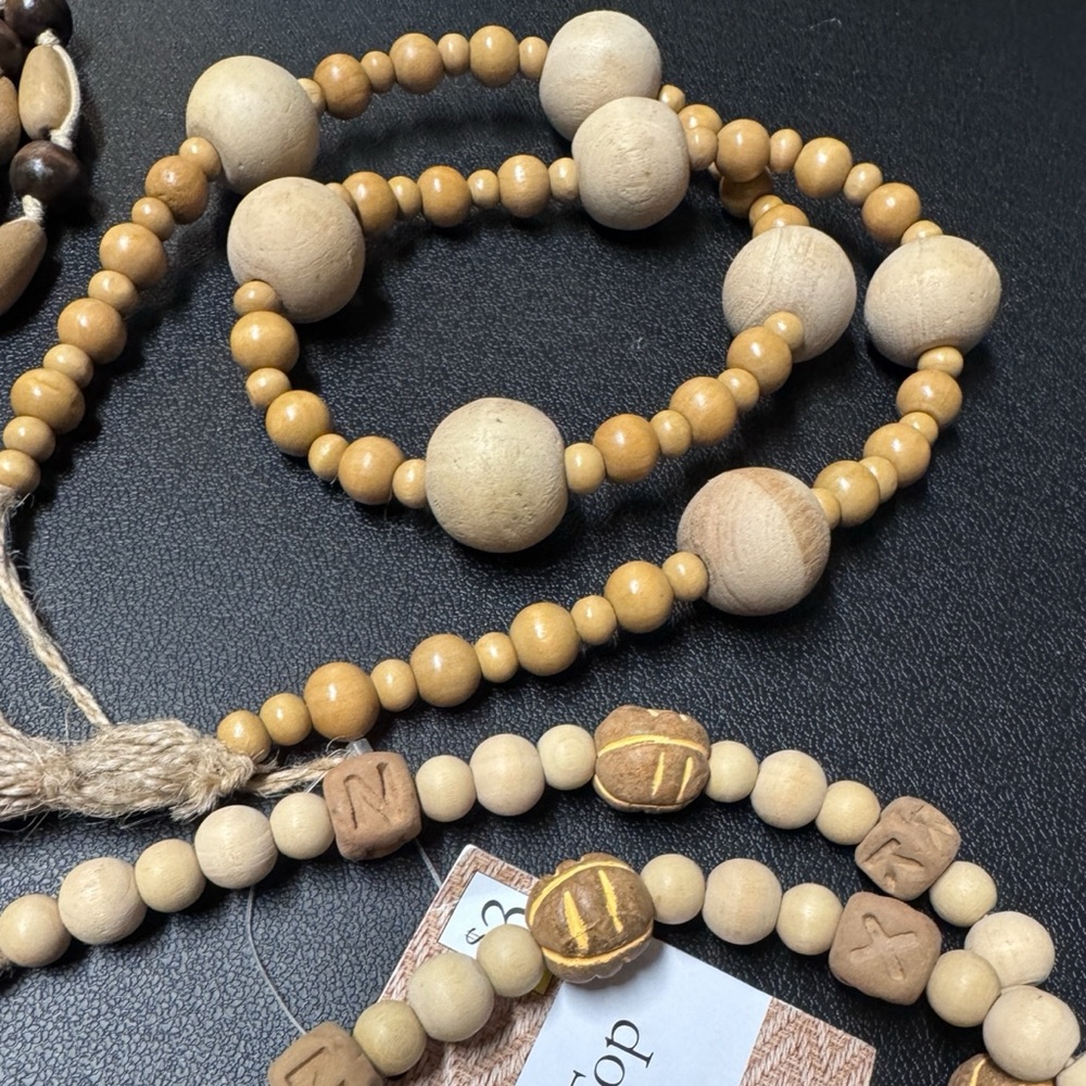 NWT 29.5" Wooden Bead Neutral Garland – Farmhouse Chic/Boho Neutral – Set of 5! - Picture 4 of 9